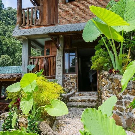 Garden Inn Букит-Лаванг Экстерьер фото