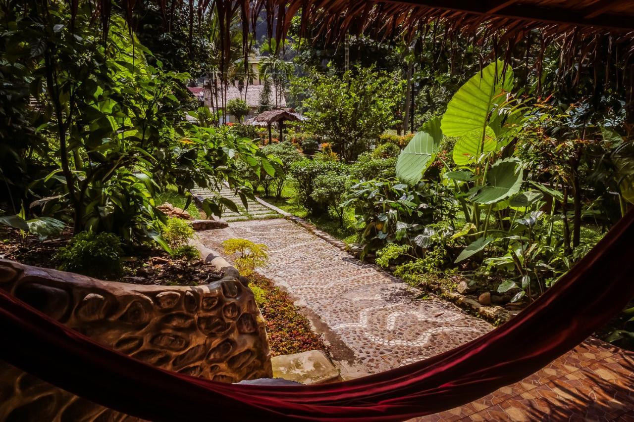 Garden Inn Букит-Лаванг Экстерьер фото