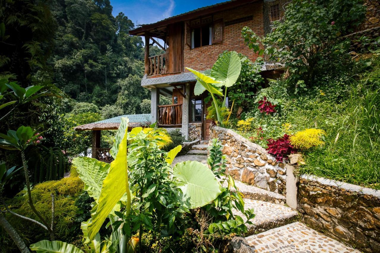 Garden Inn Букит-Лаванг Экстерьер фото